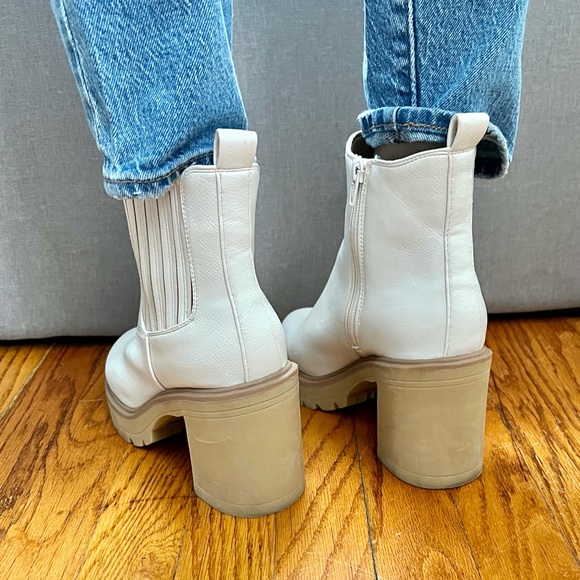 DOLCE VITA White Booties - Picture 6 of 8